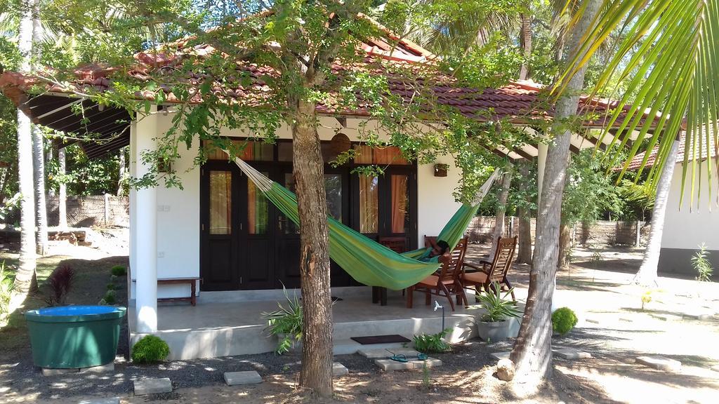 Chillenjoy Cabanas & Restaurant Tangalle Eksteriør bilde