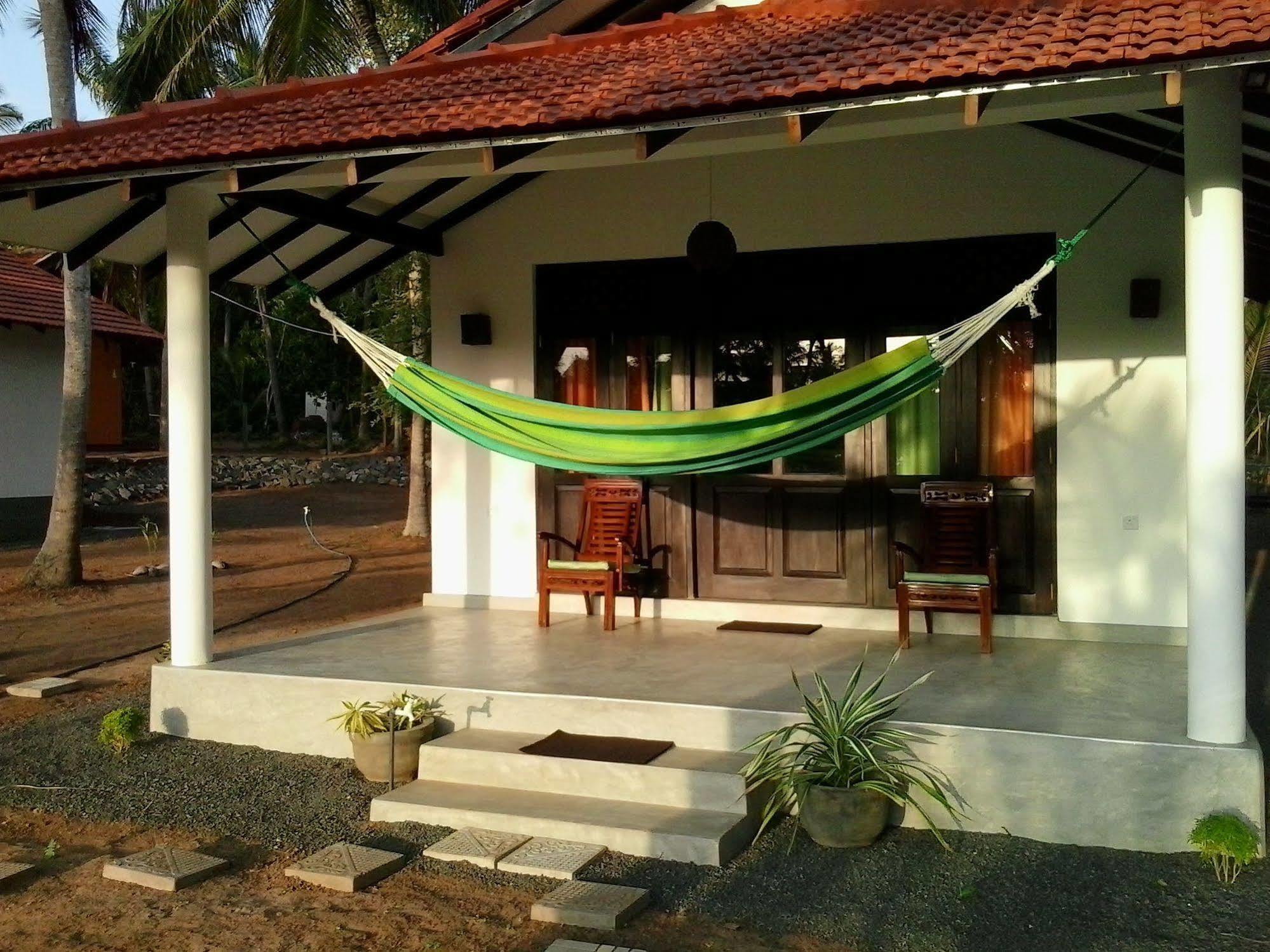 Chillenjoy Cabanas & Restaurant Tangalle Eksteriør bilde