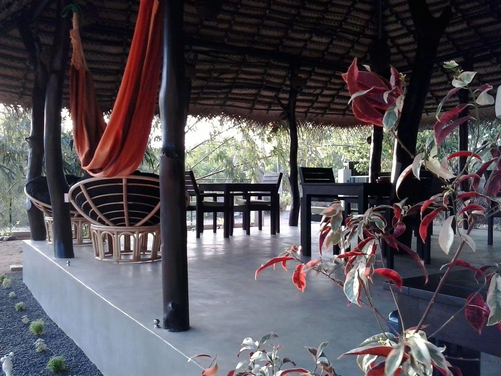 Chillenjoy Cabanas & Restaurant Tangalle Eksteriør bilde