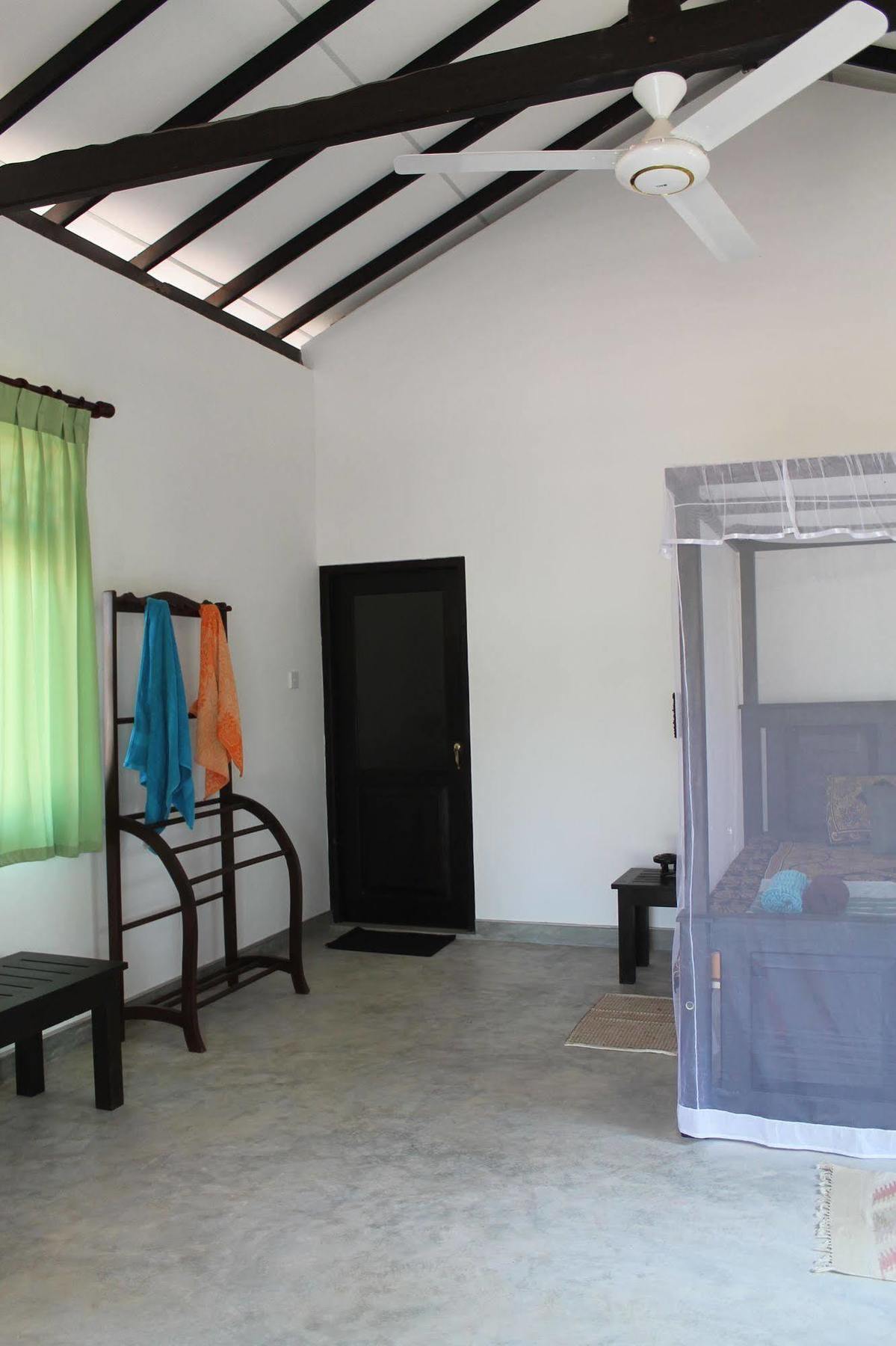 Chillenjoy Cabanas & Restaurant Tangalle Eksteriør bilde